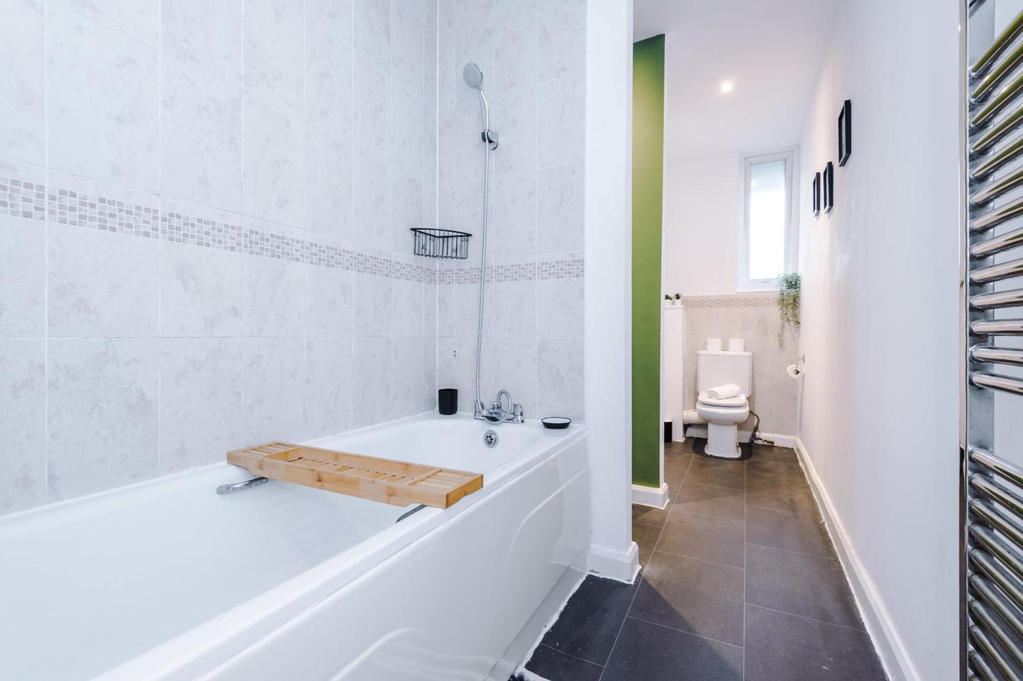 הוילה מנצ'סטר Rest&Recharge At A Spacious Townhouse By The Etihad מראה חיצוני תמונה
