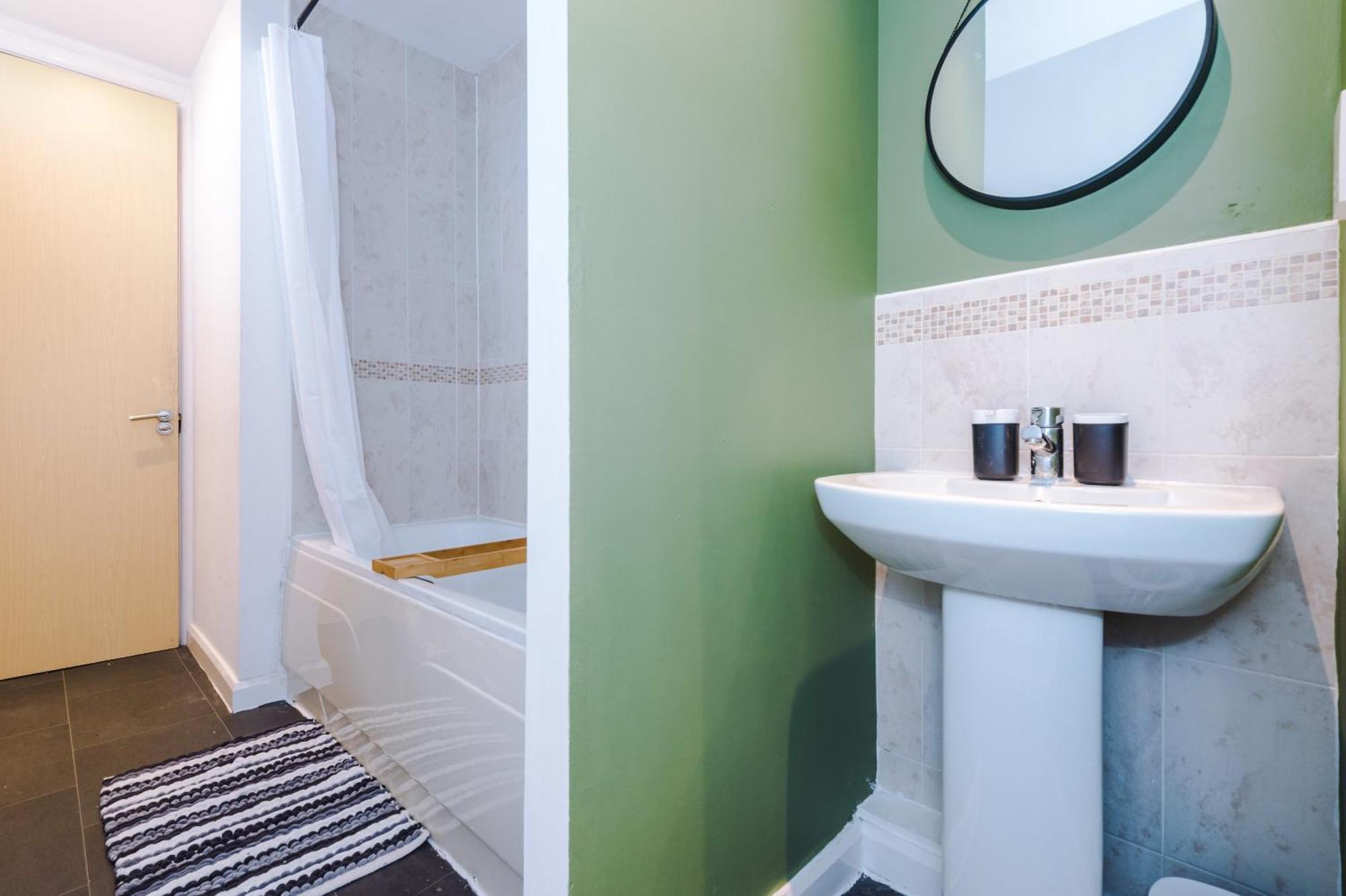 הוילה מנצ'סטר Rest&Recharge At A Spacious Townhouse By The Etihad מראה חיצוני תמונה